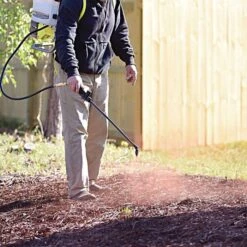 Patco Mulch Renu Colarant Red 1 Quart 5 Patco Mulch Renu Colarant Red 1 Quart -Gardeners Edge Sales 3001q 1