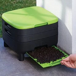 Maze Worm Farm -Gardeners Edge Sales 5rsi mc worm castings 1