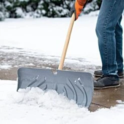 Leonard Poly Snow Pusher -Gardeners Edge Sales a124p 4