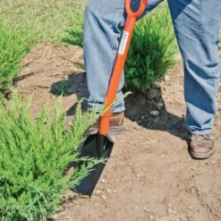 Front Page -Gardeners Edge Sales am15 2