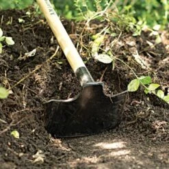 Leonard Titan Hoe With Ash Handle -Gardeners Edge Sales at900 7 1