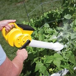 Dustin Mizer Applicator With Diatomaceous Earth -Gardeners Edge Sales dm1212 6 1