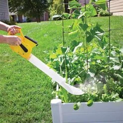 Dustin Mizer Applicator With Diatomaceous Earth -Gardeners Edge Sales dm1212 8 1