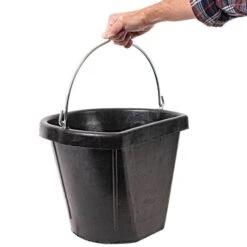 4.5 Gallon Rubber Flatback Bucket -Gardeners Edge Sales fb18tsge in hand 1