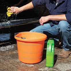 5 Gallon Heavy Duty Orange Flatback Bucket -Gardeners Edge Sales fbortsge washing car horz