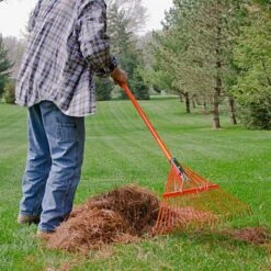 Leonard Spring Rake W/ Fiberglass Handle, 24 Tines 14 Leonard Spring Rake W/ Fiberglass Handle, 24 Tines -Gardeners Edge Sales msrf 224 3