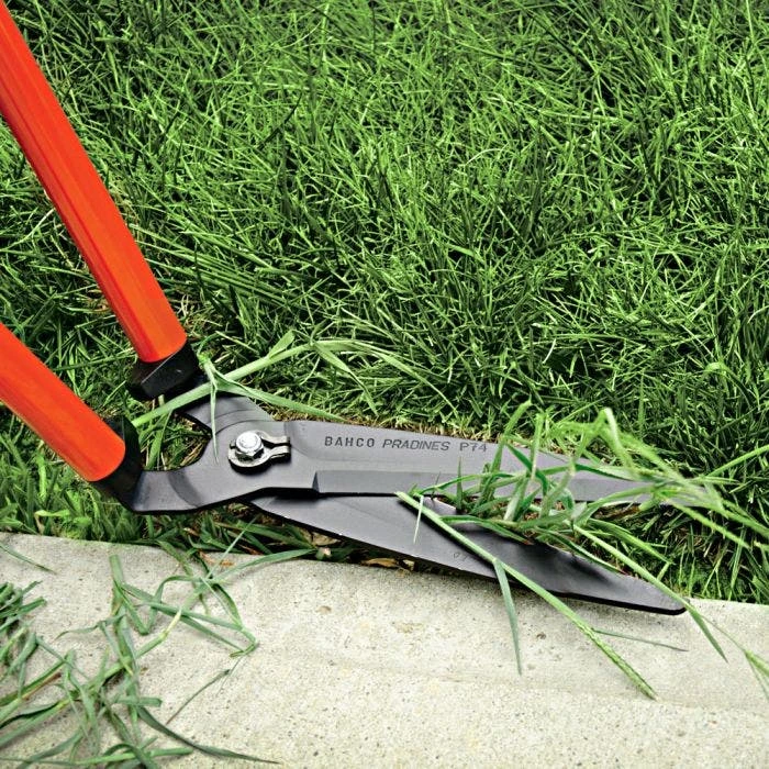 Bahco Horizontal Cutting Action Lawn Edging Shears 6 Bahco Horizontal Cutting Action Lawn Edging Shears - Image 4