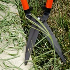 Bahco Horizontal Cutting Action Lawn Edging Shears 11 Bahco Horizontal Cutting Action Lawn Edging Shears -Gardeners Edge Sales p74 3