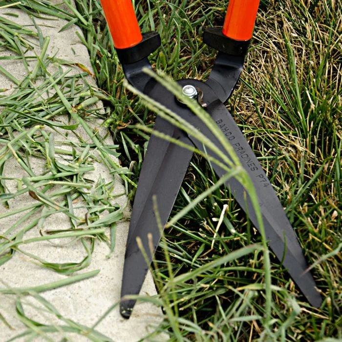 Bahco Horizontal Cutting Action Lawn Edging Shears 7 Bahco Horizontal Cutting Action Lawn Edging Shears - Image 5