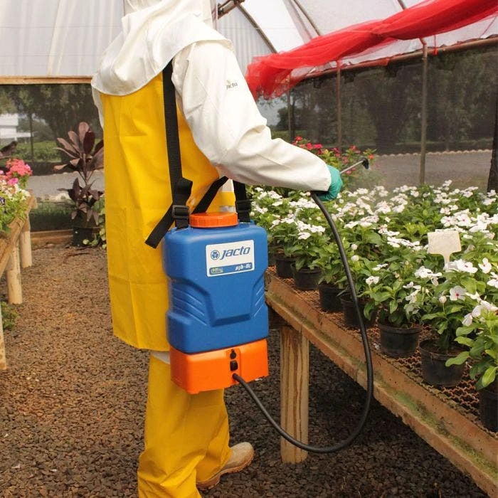 Jacto 2 Gallon Battery Powered Shoulder Carry Sprayer 4 Jacto 2 Gallon Battery Powered Shoulder Carry Sprayer - Image 2